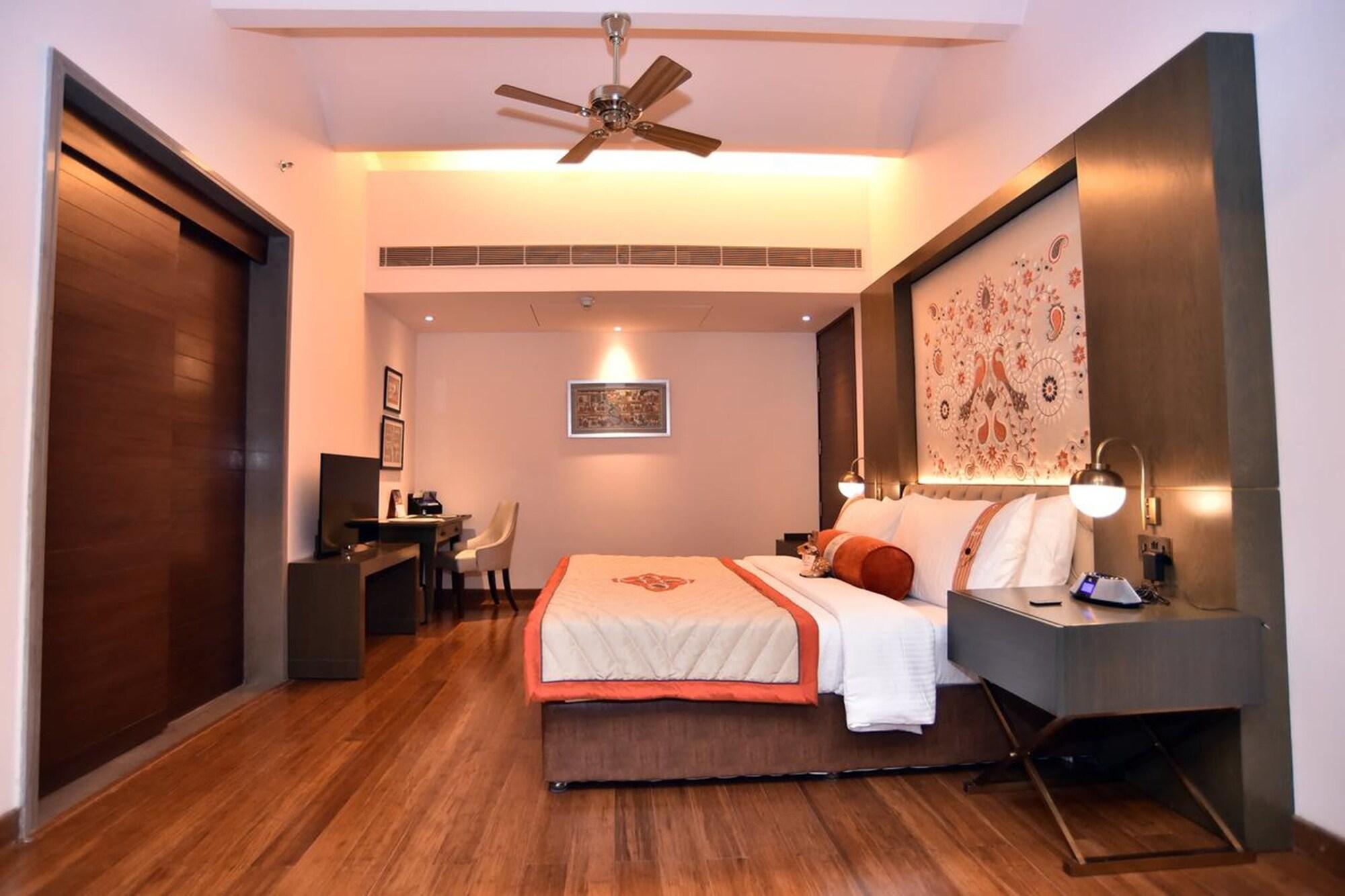 The Lalit Mangar Hotel Dhauj Luaran gambar