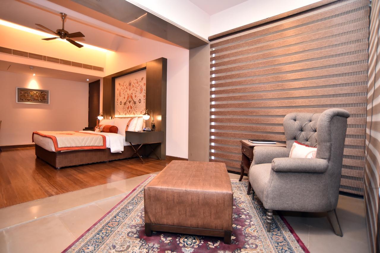 The Lalit Mangar Hotel Dhauj Luaran gambar