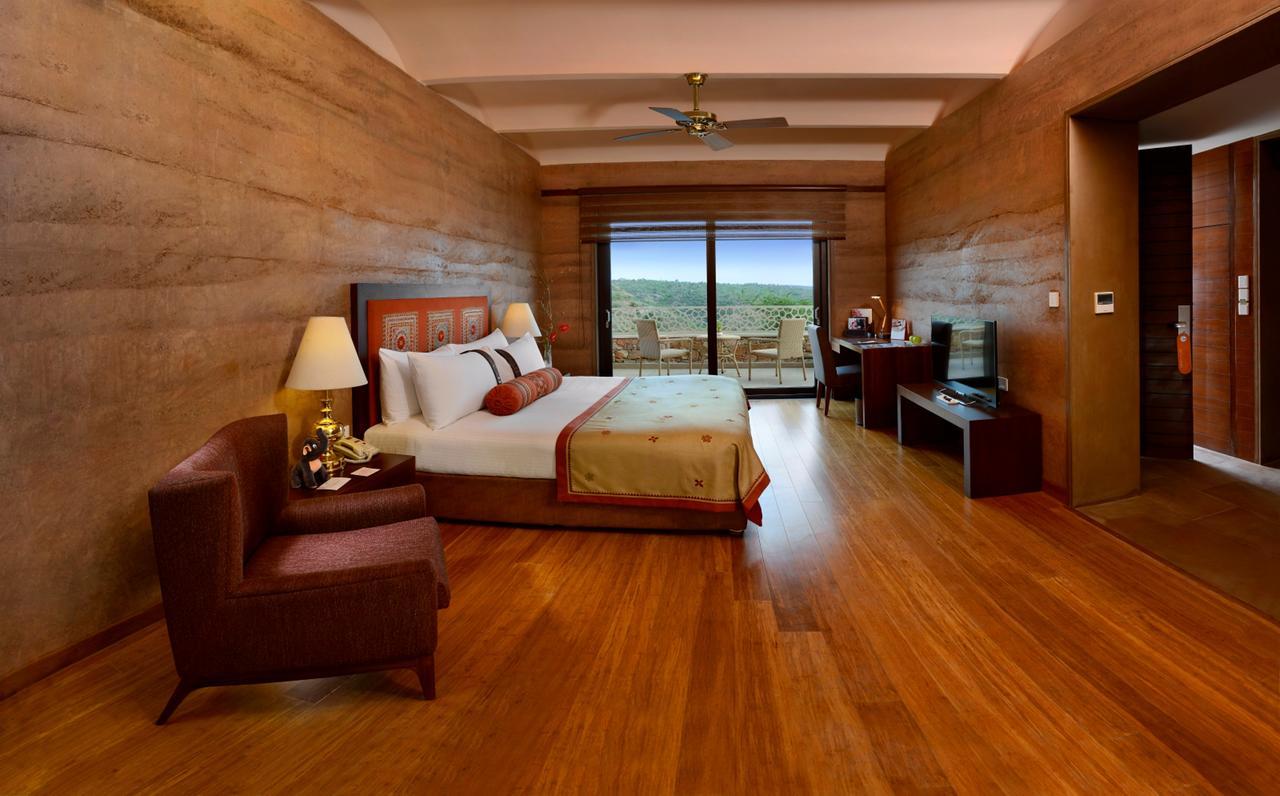 The Lalit Mangar Hotel Dhauj Luaran gambar