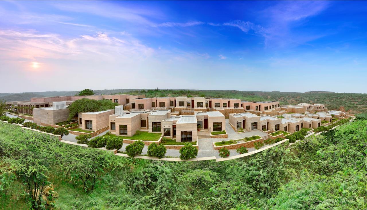 The Lalit Mangar Hotel Dhauj Luaran gambar