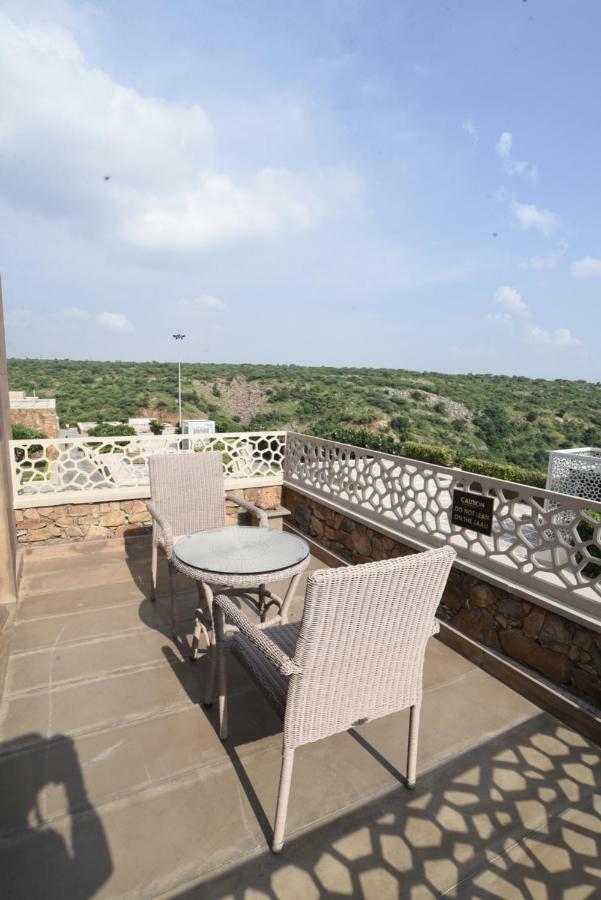 The Lalit Mangar Hotel Dhauj Luaran gambar