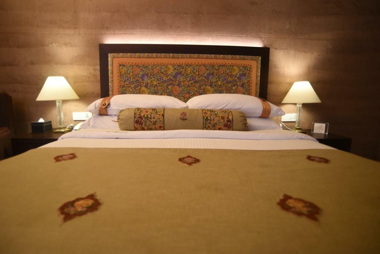 The Lalit Mangar Hotel Dhauj Luaran gambar