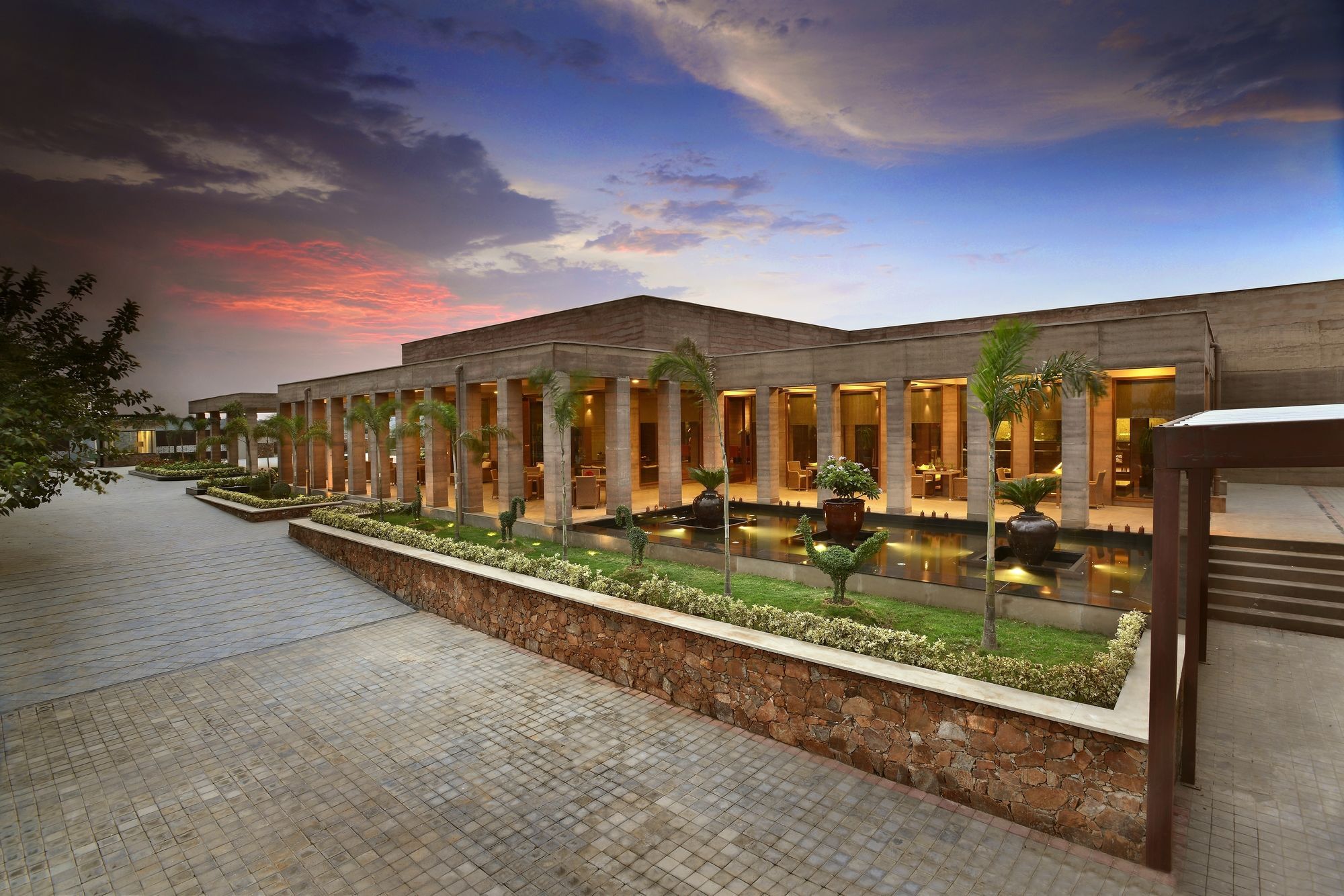 The Lalit Mangar Hotel Dhauj Luaran gambar