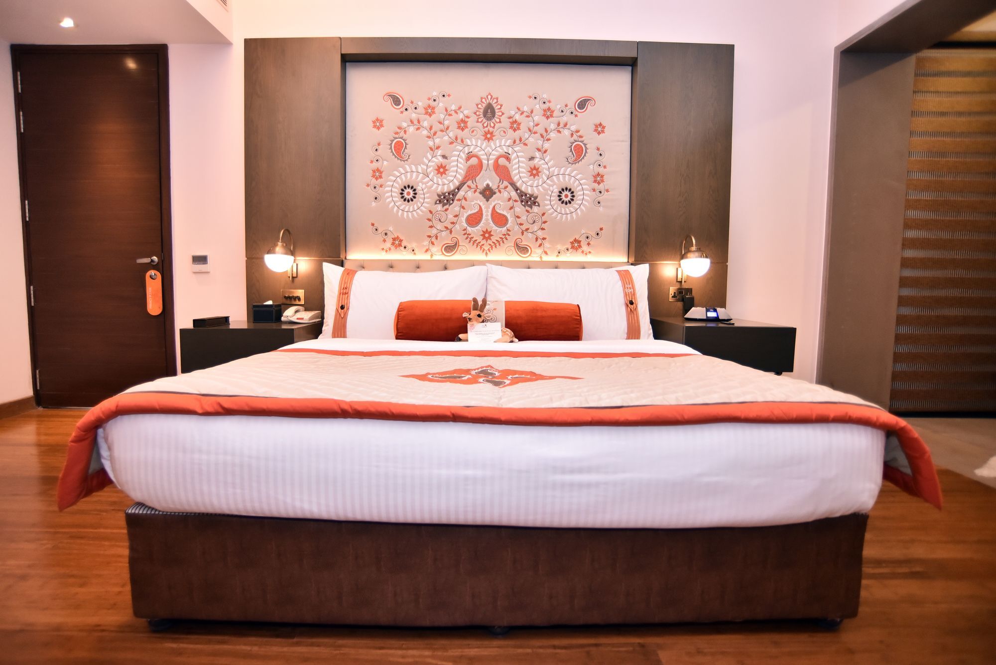 The Lalit Mangar Hotel Dhauj Luaran gambar