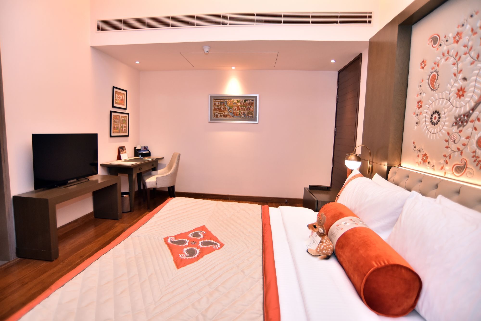 The Lalit Mangar Hotel Dhauj Luaran gambar