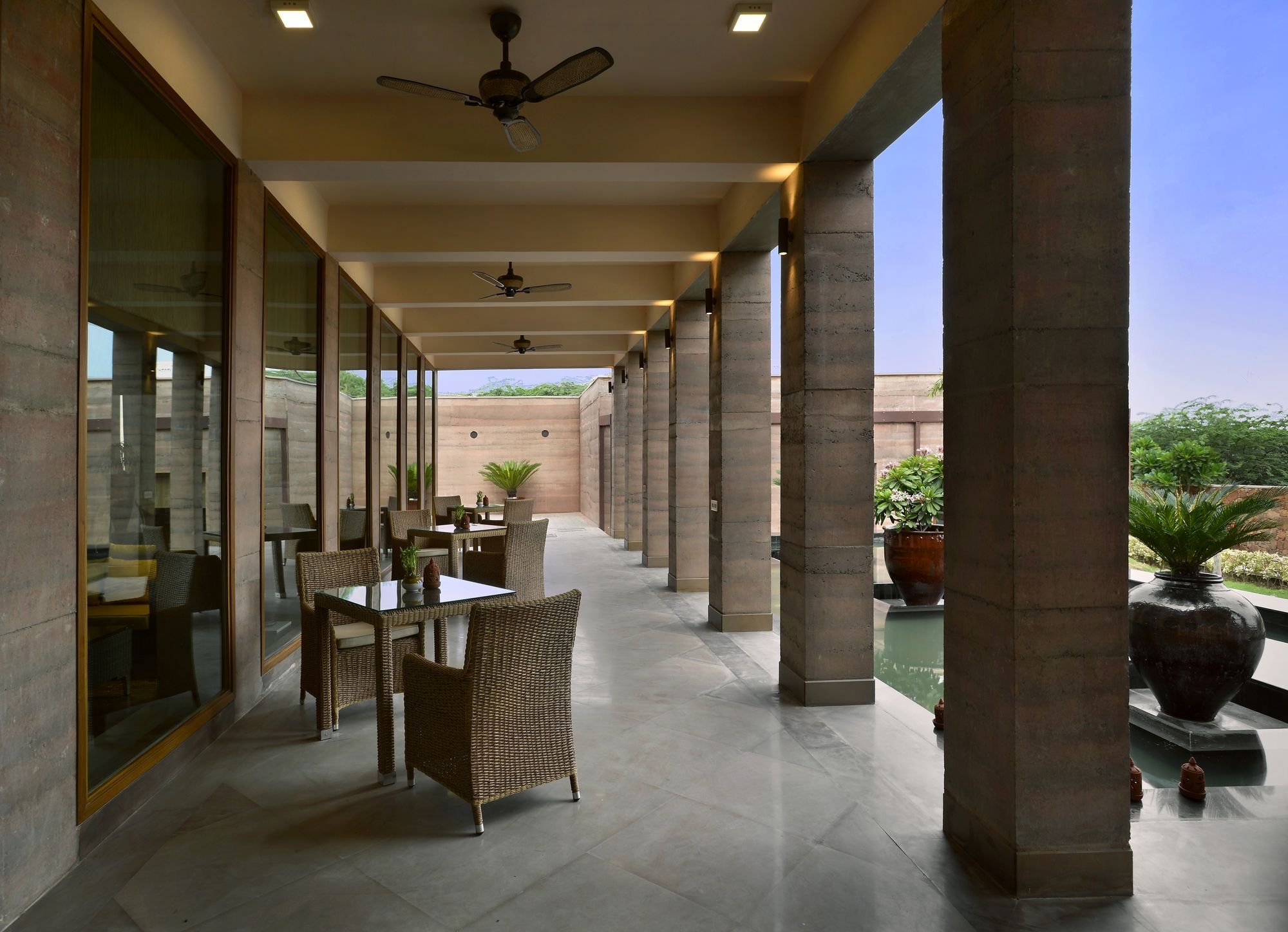The Lalit Mangar Hotel Dhauj Luaran gambar